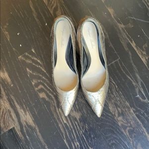 Goldish snake color cocktail shoes